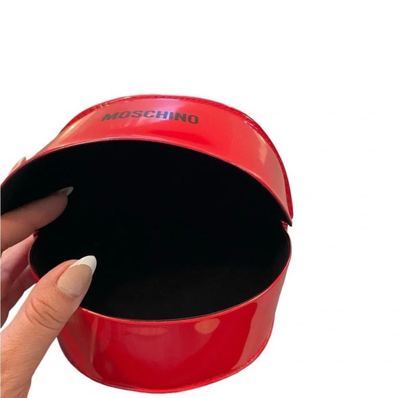 Moschino red patten leather sunglasses case - Picture 6 of 12